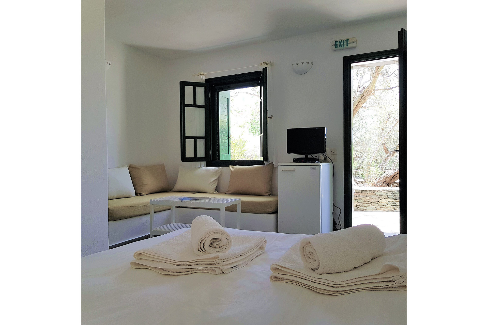 The living room corner of a double room in Sifnos